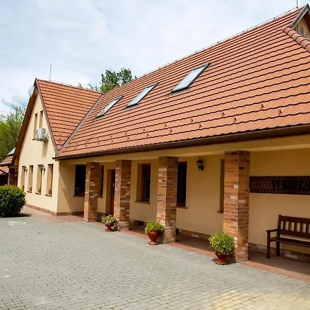 Mezes Vendeghaz Es Apiterapias Koezpont Guest house