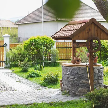 Mezes Vendeghaz Es Apiterapias Koezpont Pensjonat 4*